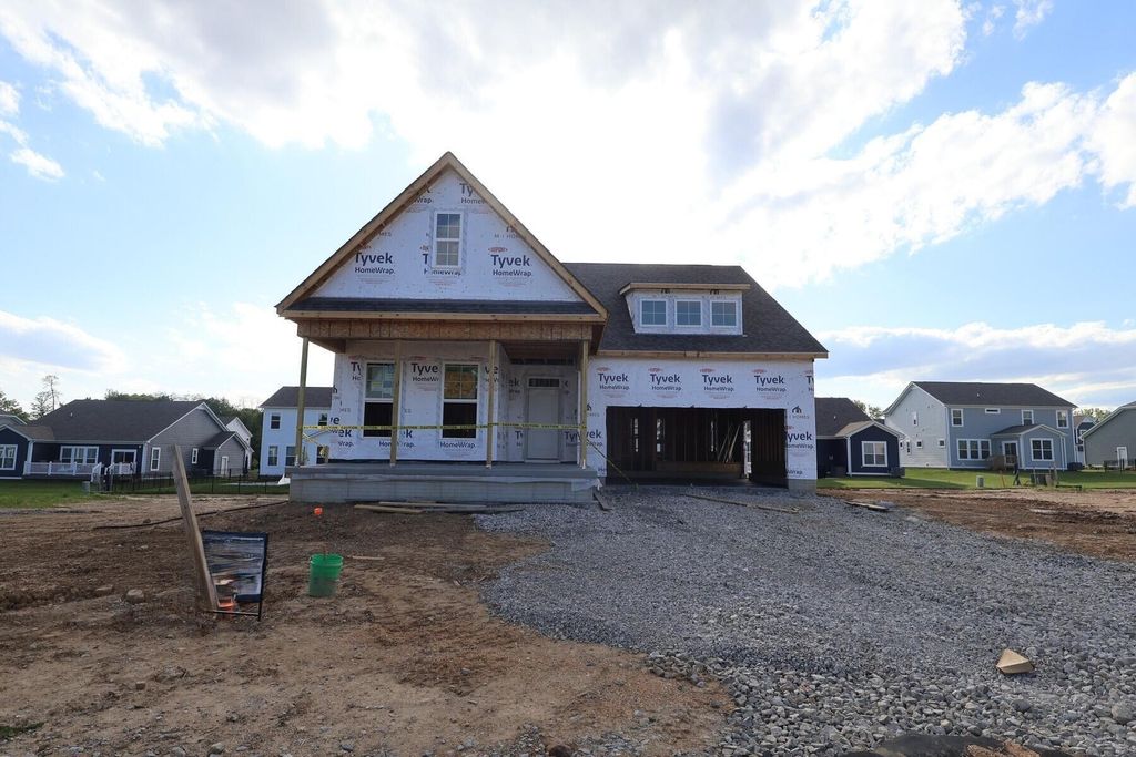 412 Fannin Drive, Pataskala, OH 43062