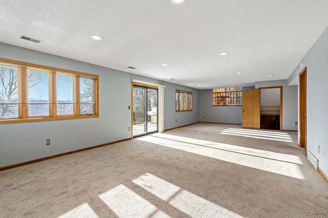 17384 Harding Lane, Lakeville, MN 55044