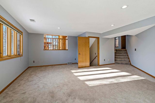 17384 Harding Lane, Lakeville, MN 55044