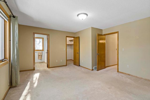 17384 Harding Lane, Lakeville, MN 55044