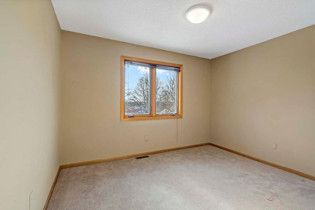 17384 Harding Lane, Lakeville, MN 55044