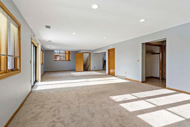 17384 Harding Lane, Lakeville, MN 55044