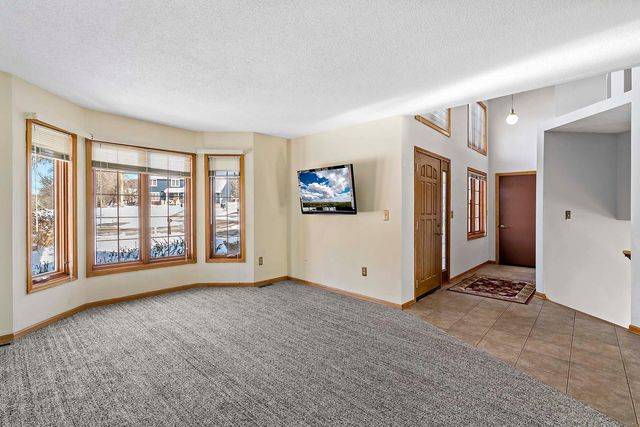 17384 Harding Lane, Lakeville, MN 55044