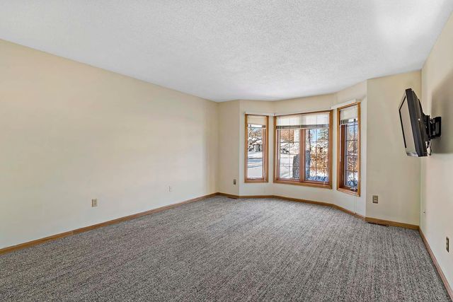 17384 Harding Lane, Lakeville, MN 55044