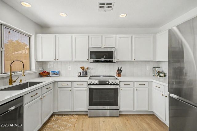 26421 N 43RD Place, Phoenix, AZ 85050