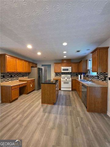 3983 Roxberry Hill Lane, Buford, GA 30518