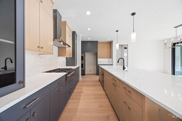 7237 N Firhill Pl, Eagle, ID 83616