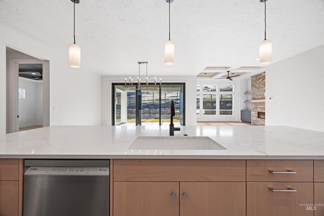 7237 N Firhill Pl, Eagle, ID 83616