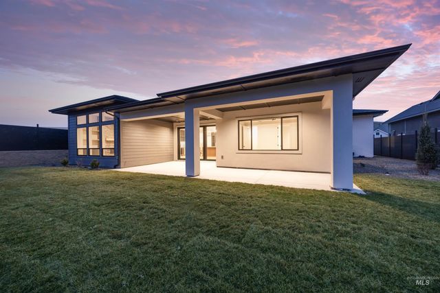 7237 N Firhill Pl, Eagle, ID 83616