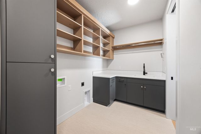 7237 N Firhill Pl, Eagle, ID 83616