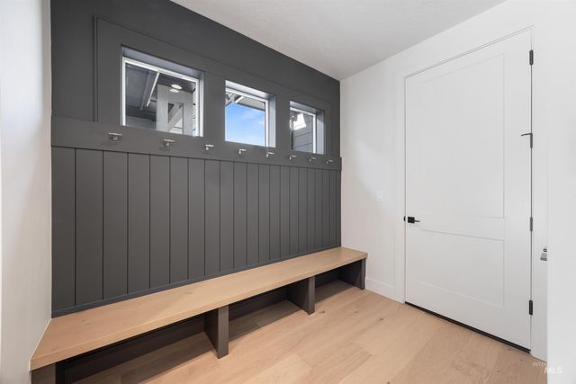 7237 N Firhill Pl, Eagle, ID 83616