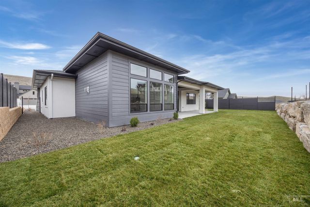 7237 N Firhill Pl, Eagle, ID 83616