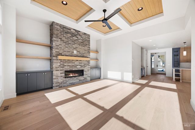 7237 N Firhill Pl, Eagle, ID 83616