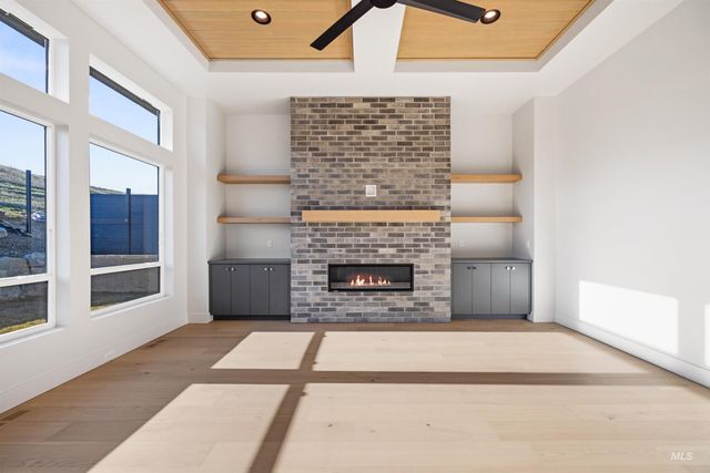 7237 N Firhill Pl, Eagle, ID 83616