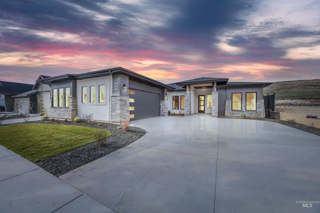 7237 N Firhill Pl, Eagle, ID 83616