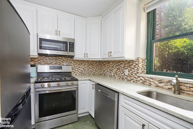7811 35th Ave Apt 1G, New York City, NY 11372