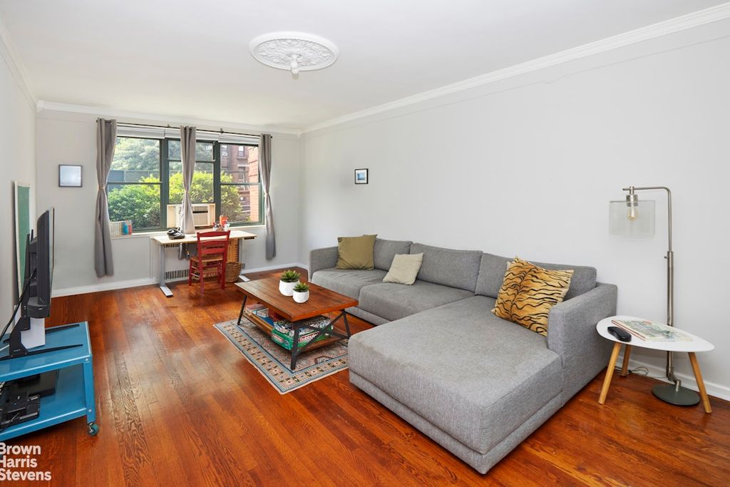 7811 35th Ave Apt 1G, New York City, NY 11372
