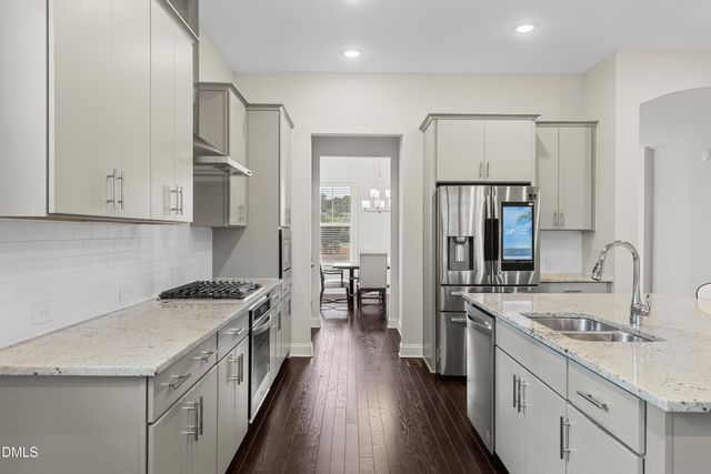 912 Village View Lane, Cary, NC 27519
