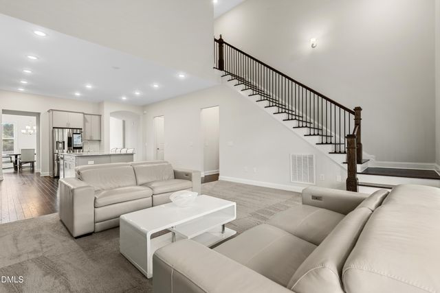 912 Village View Lane, Cary, NC 27519