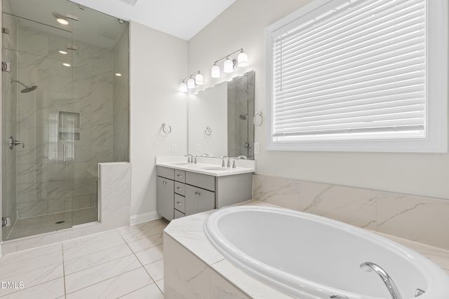 912 Village View Lane, Cary, NC 27519