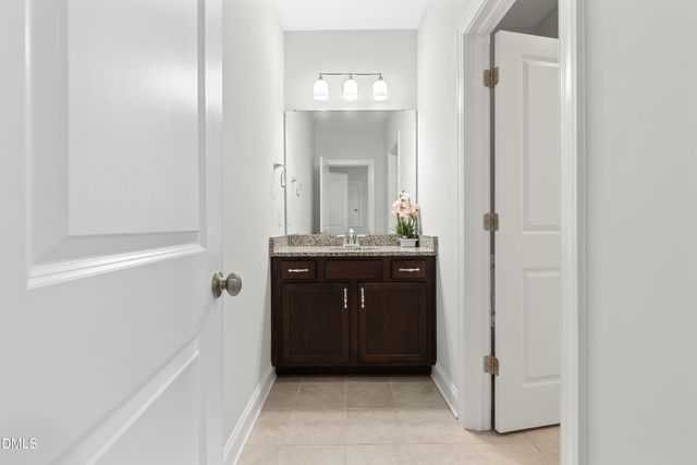 912 Village View Lane, Cary, NC 27519