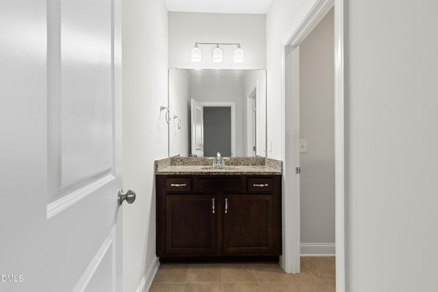 912 Village View Lane, Cary, NC 27519