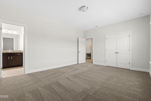 912 Village View Lane, Cary, NC 27519
