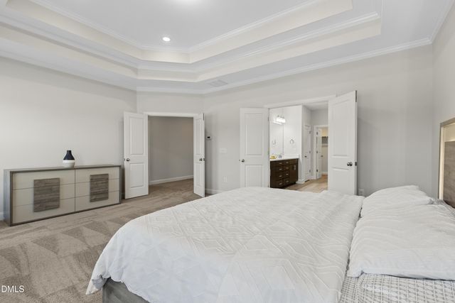 912 Village View Lane, Cary, NC 27519