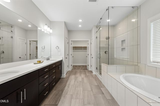 912 Village View Lane, Cary, NC 27519