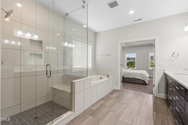 912 Village View Lane, Cary, NC 27519