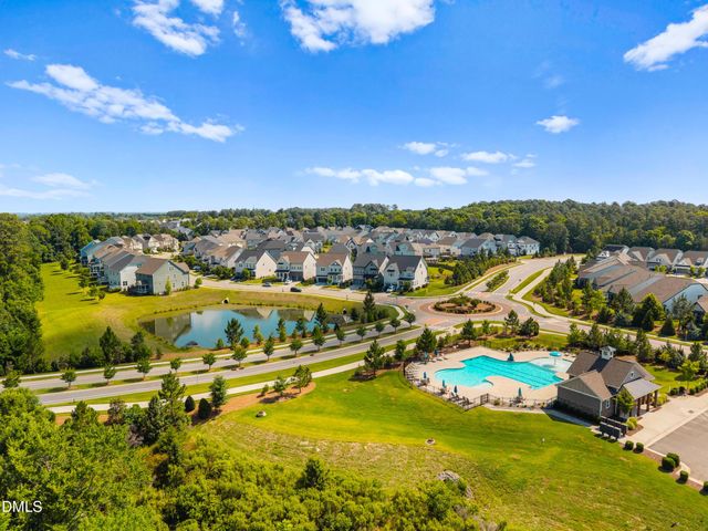 912 Village View Lane, Cary, NC 27519