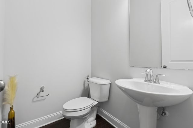912 Village View Lane, Cary, NC 27519