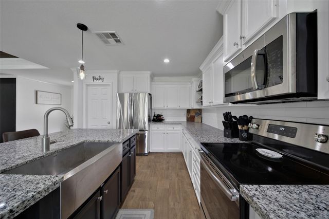 2063 White Buck Court, Cleveland, TX 77328