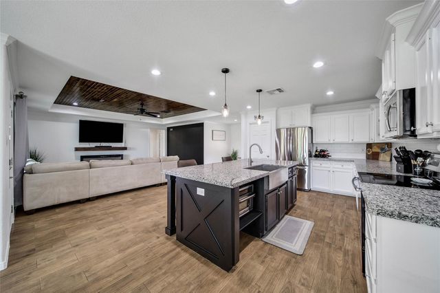 2063 White Buck Court, Cleveland, TX 77328