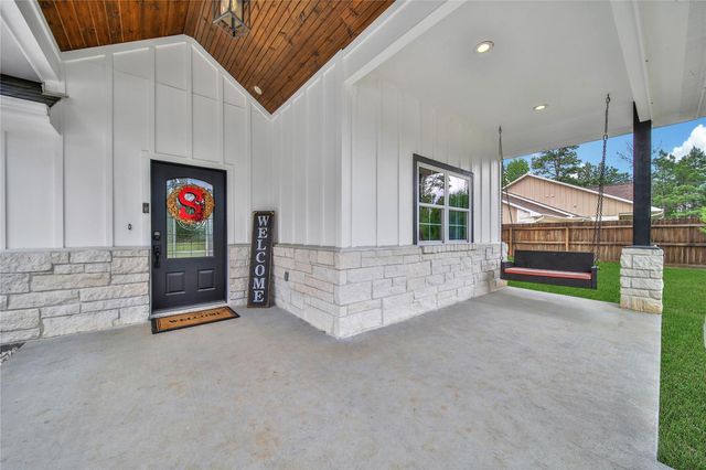 2063 White Buck Court, Cleveland, TX 77328