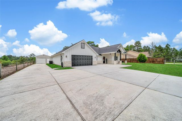 2063 White Buck Court, Cleveland, TX 77328