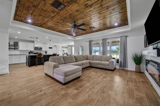 2063 White Buck Court, Cleveland, TX 77328