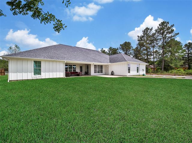 2063 White Buck Court, Cleveland, TX 77328