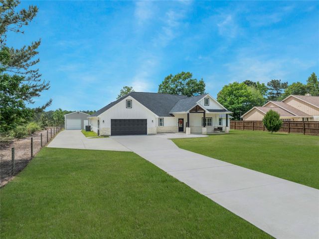 2063 White Buck Court, Cleveland, TX 77328