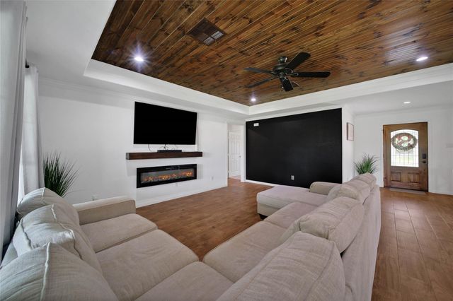 2063 White Buck Court, Cleveland, TX 77328