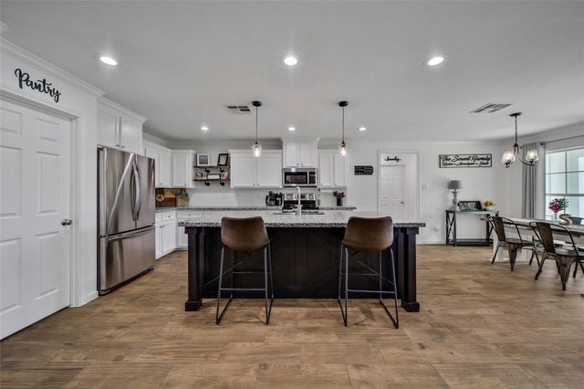2063 White Buck Court, Cleveland, TX 77328