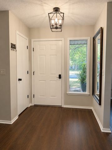 2740 Golden Oaks Drive, Fayetteville, AR 72703