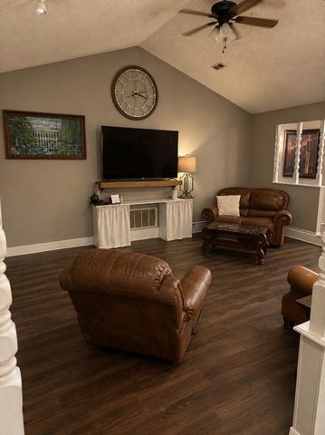 2740 Golden Oaks Drive, Fayetteville, AR 72703