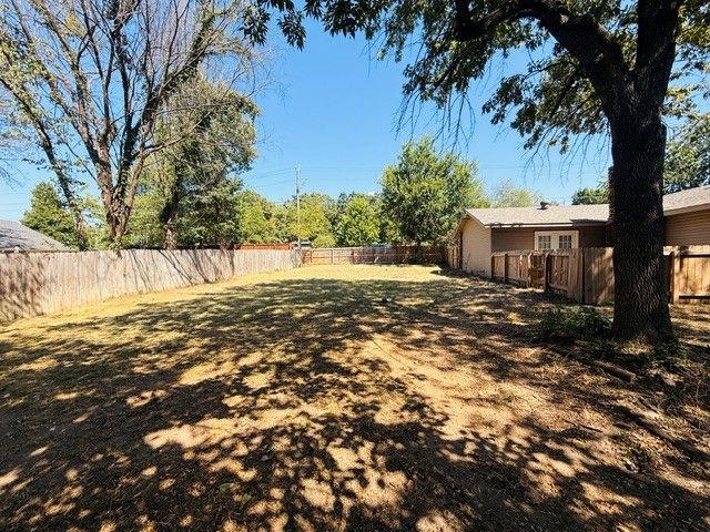 2740 Golden Oaks Drive, Fayetteville, AR 72703