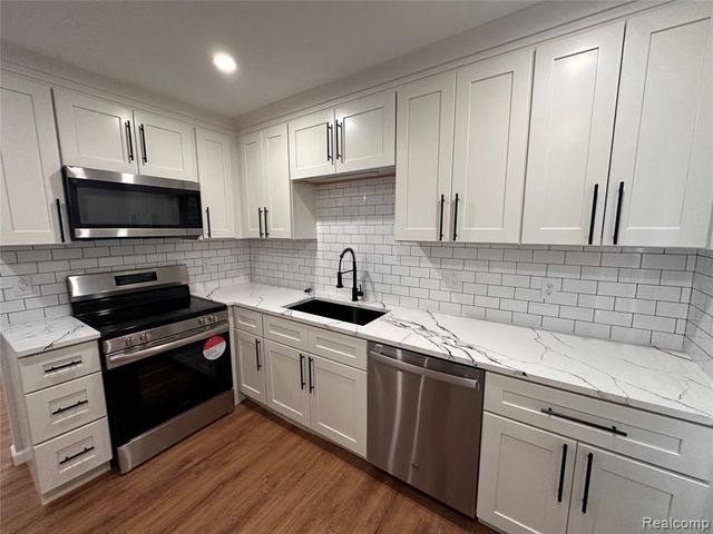 8133 Clay Court, Sterling Heights, MI 48313