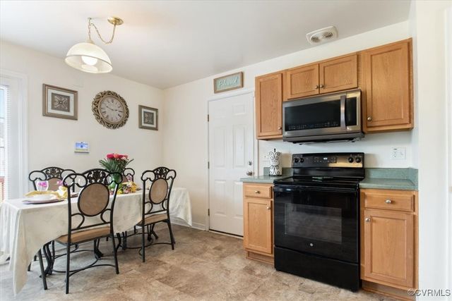 3312 Greenham Dr, Chester, VA 23831
