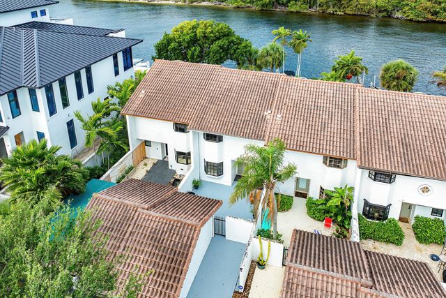 605 NE 19th Avenue, Deerfield Beach, FL 33441