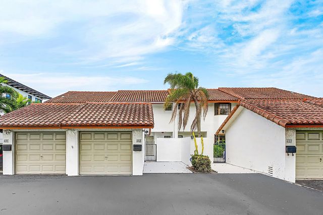 605 NE 19th Avenue, Deerfield Beach, FL 33441