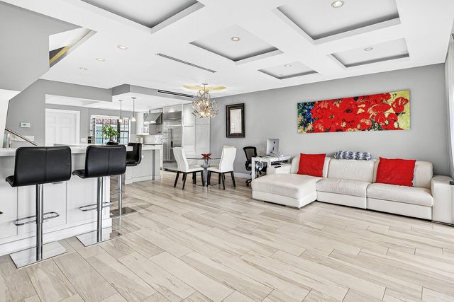 605 NE 19th Avenue, Deerfield Beach, FL 33441