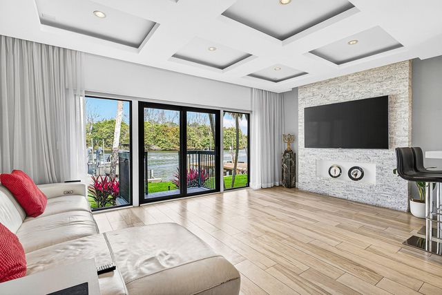 605 NE 19th Avenue, Deerfield Beach, FL 33441